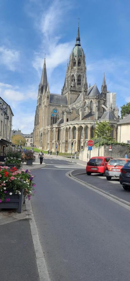 Ferienwohnung Le P'Tit Croissant Bayeux Exterior foto